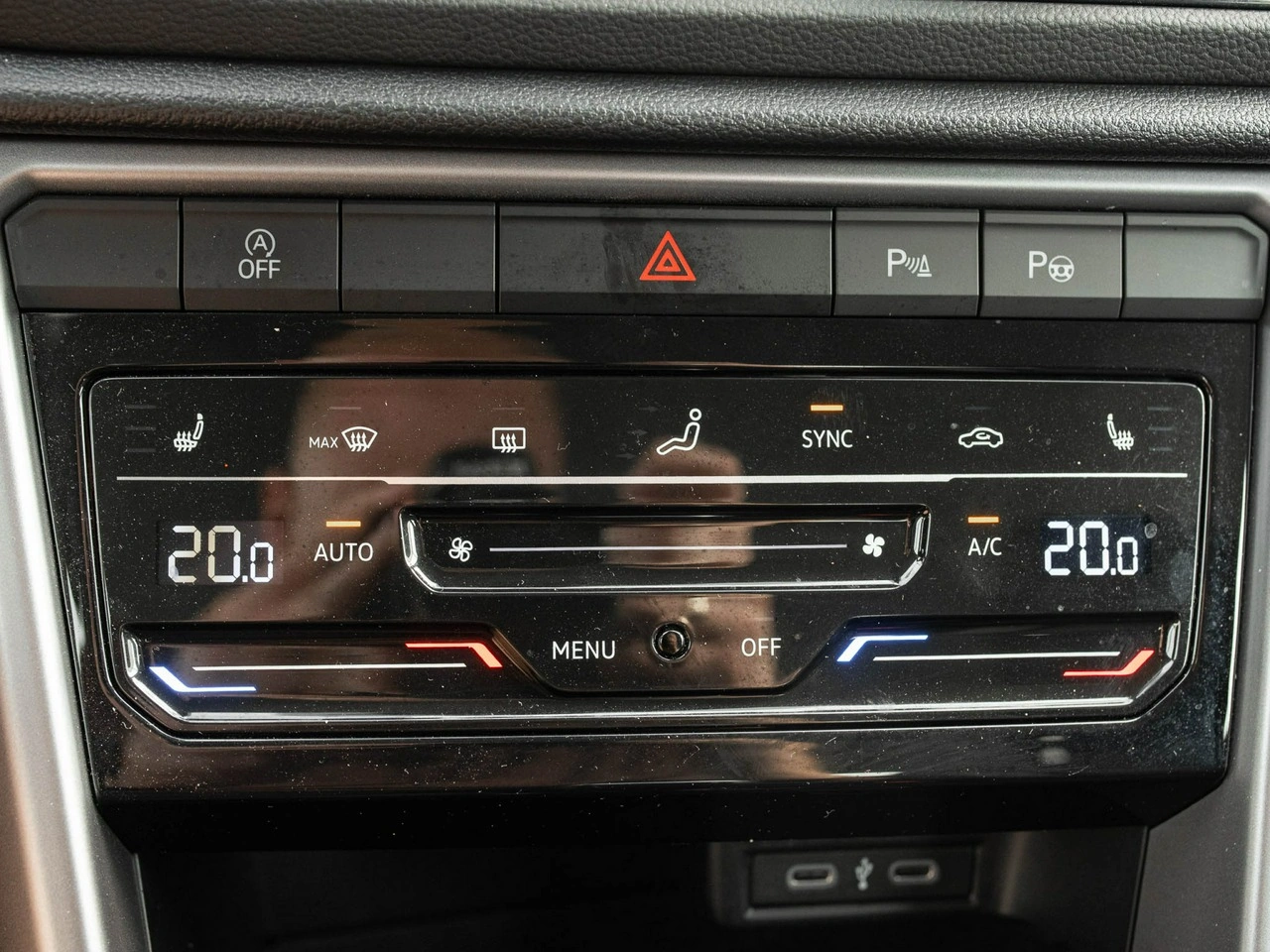 Volkswagen T-Roc - Zdjęcie 14