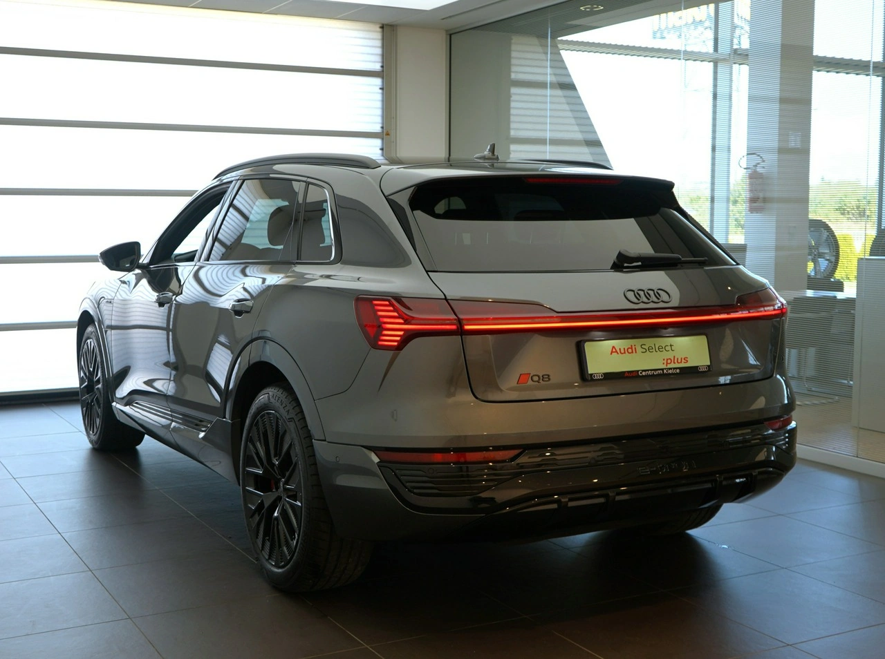 Audi Q8 e-tron - Zdjęcie 1