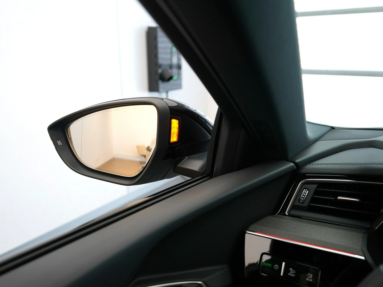 Audi Q8 e-tron - Zdjęcie 20