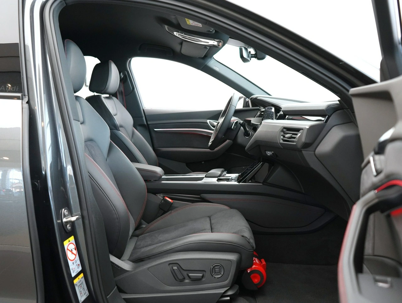 Audi Q8 e-tron - Zdjęcie 24
