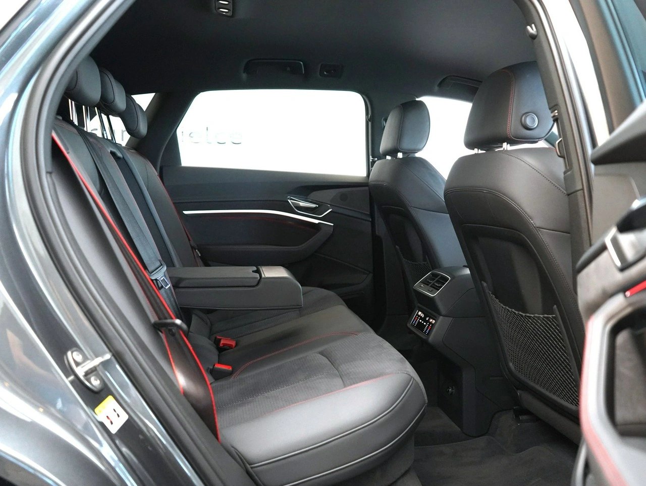 Audi Q8 e-tron - Zdjęcie 27