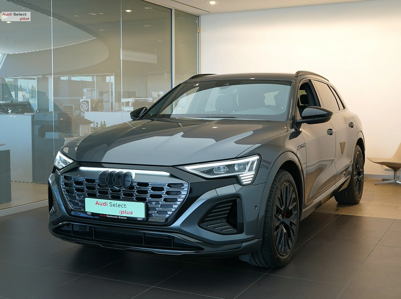 Audi Q8 e-tron - Główne zdjęcie