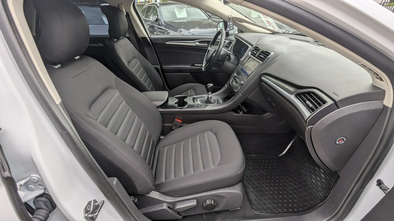 Ford Mondeo - Zdjęcie 17