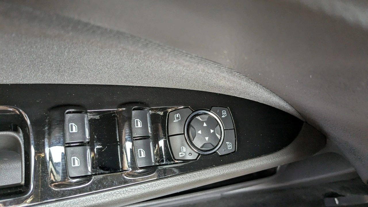 Ford Mondeo - Zdjęcie 31