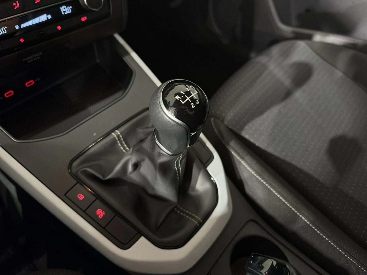 Seat Arona - Zdjęcie 20