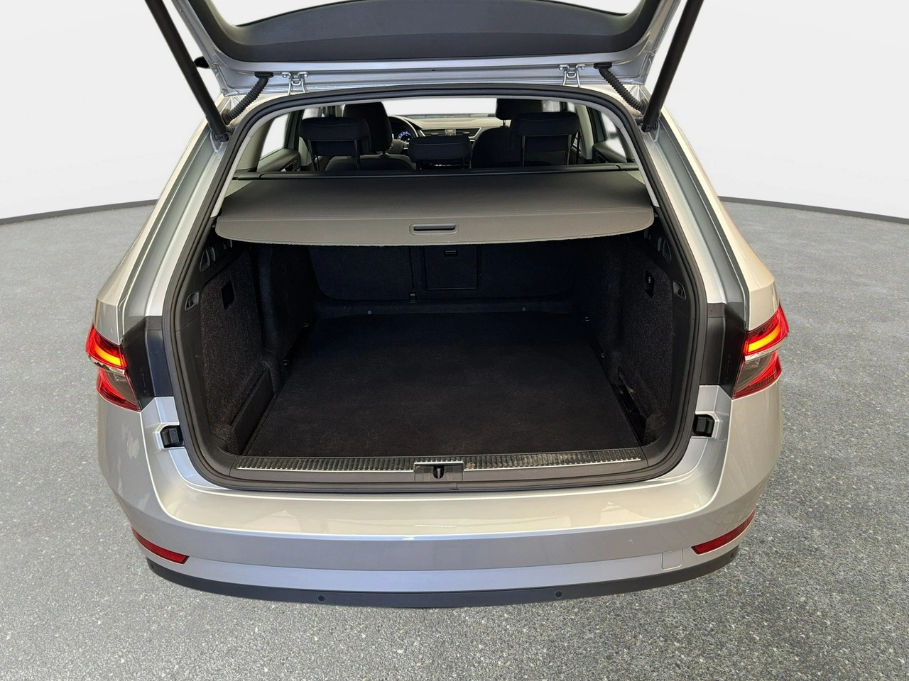 Skoda Superb - Zdjęcie 12