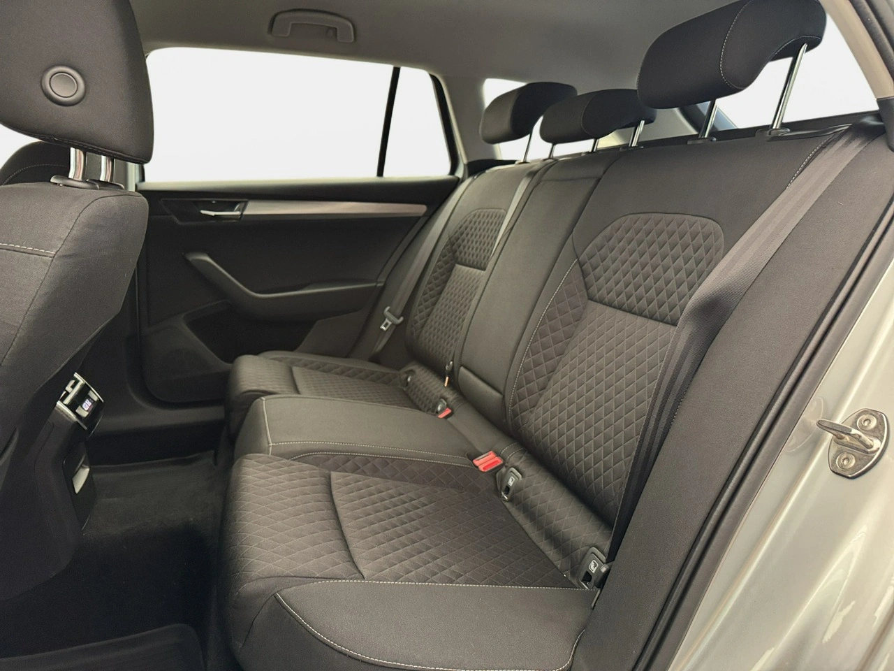 Skoda Superb - Zdjęcie 13