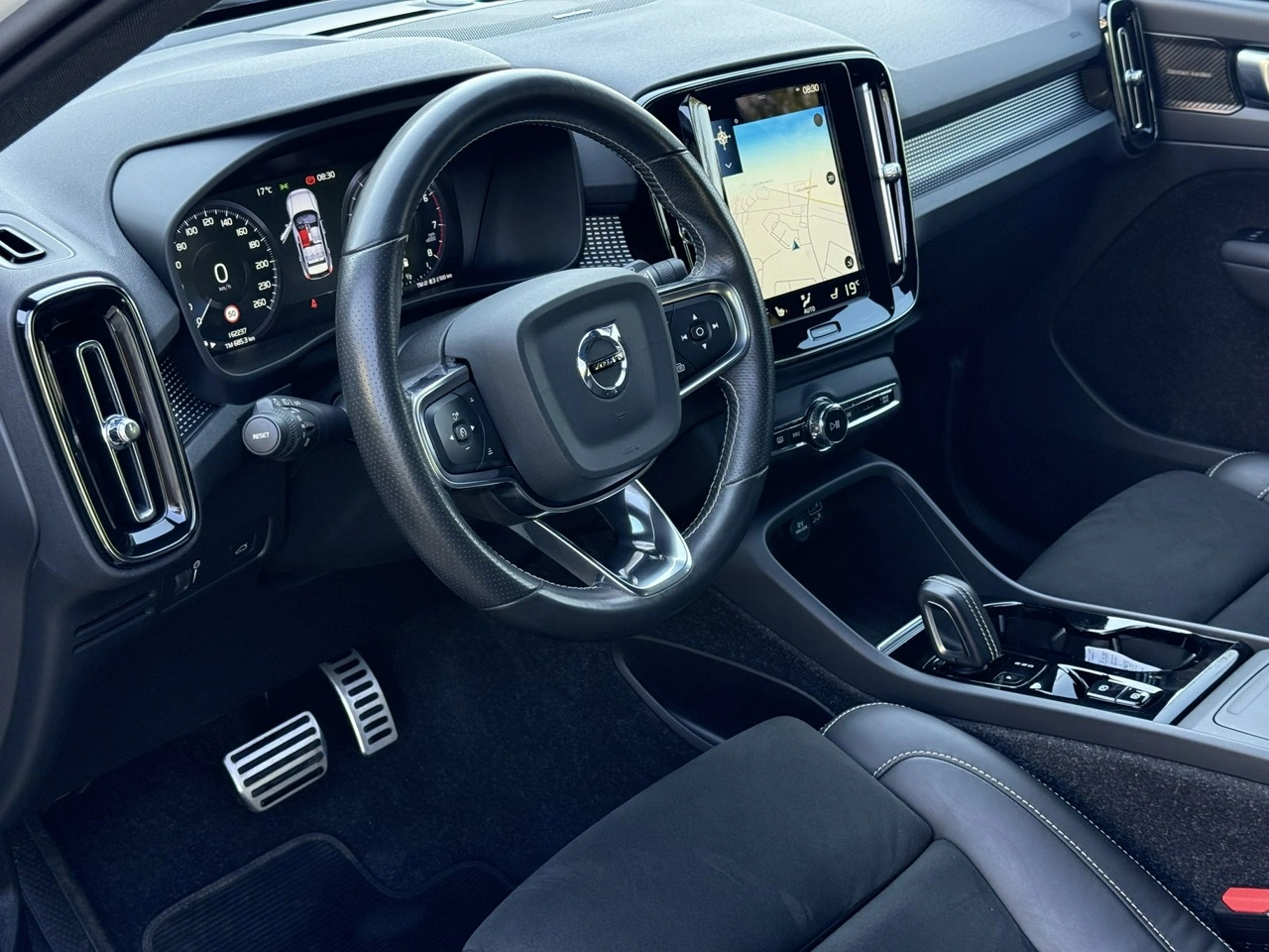 Volvo XC 40 - Zdjęcie 15