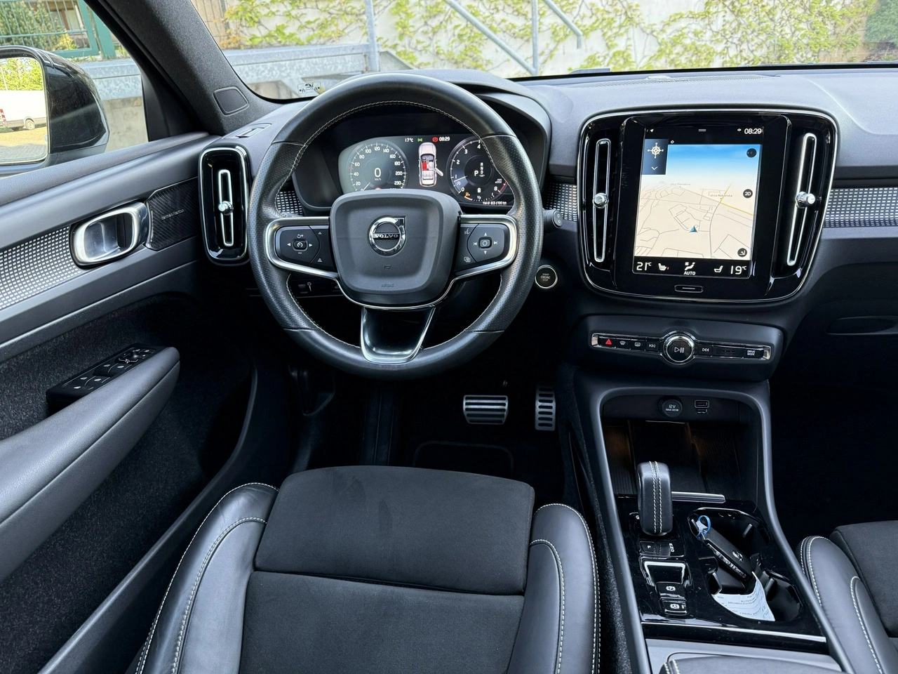 Volvo XC 40 - Zdjęcie 18