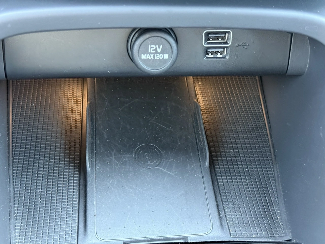 Volvo XC 40 - Zdjęcie 32
