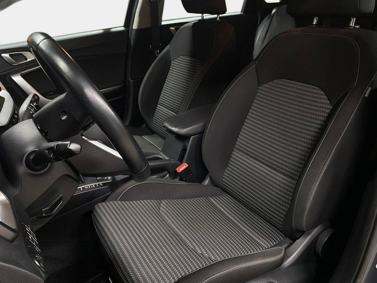 Kia Ceed - Zdjęcie 13
