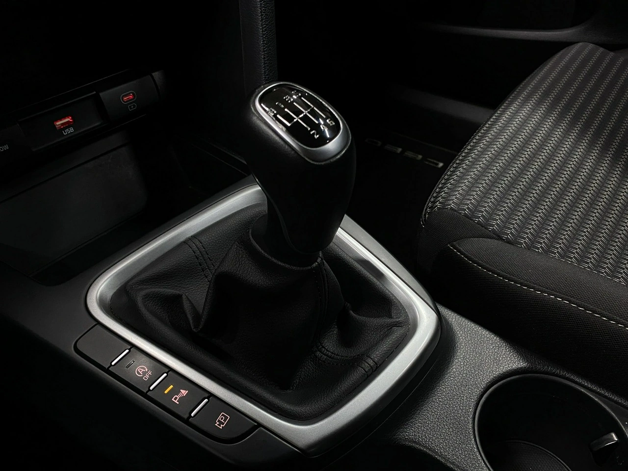 Kia Ceed - Zdjęcie 29