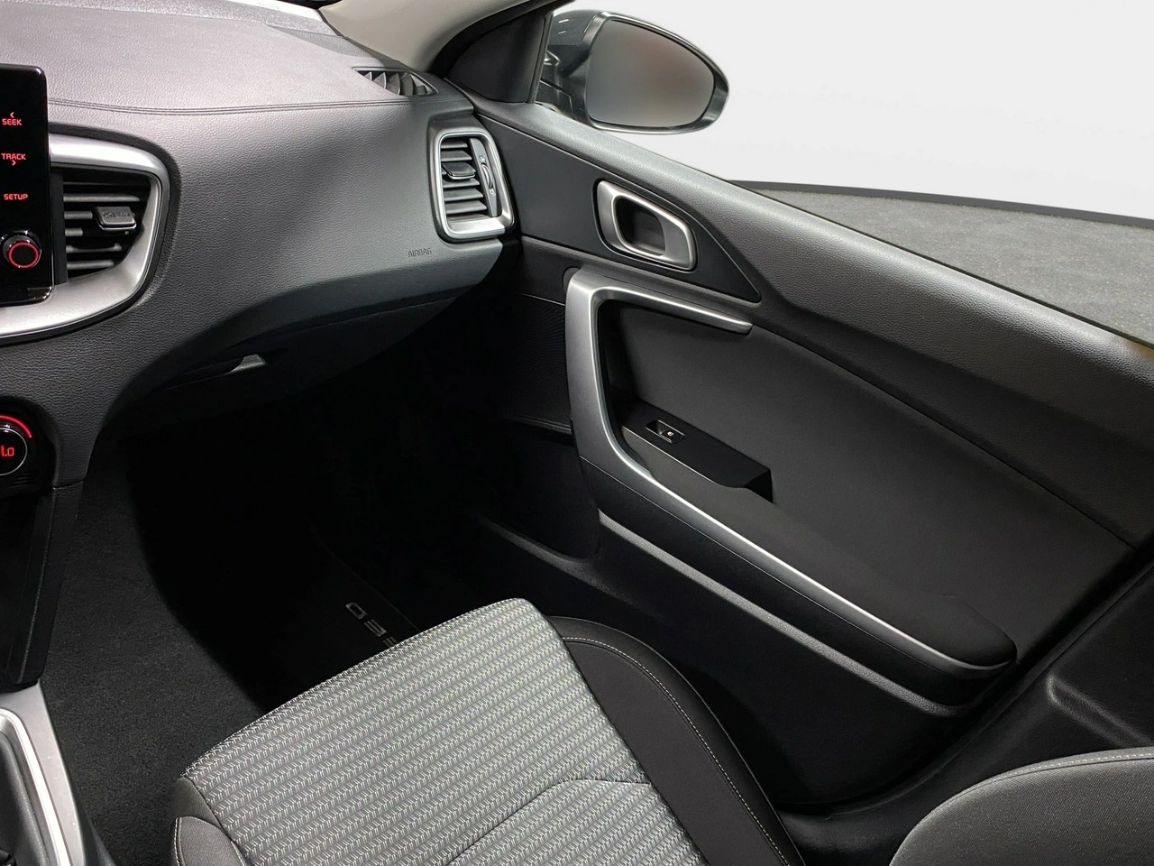 Kia Ceed - Zdjęcie 31