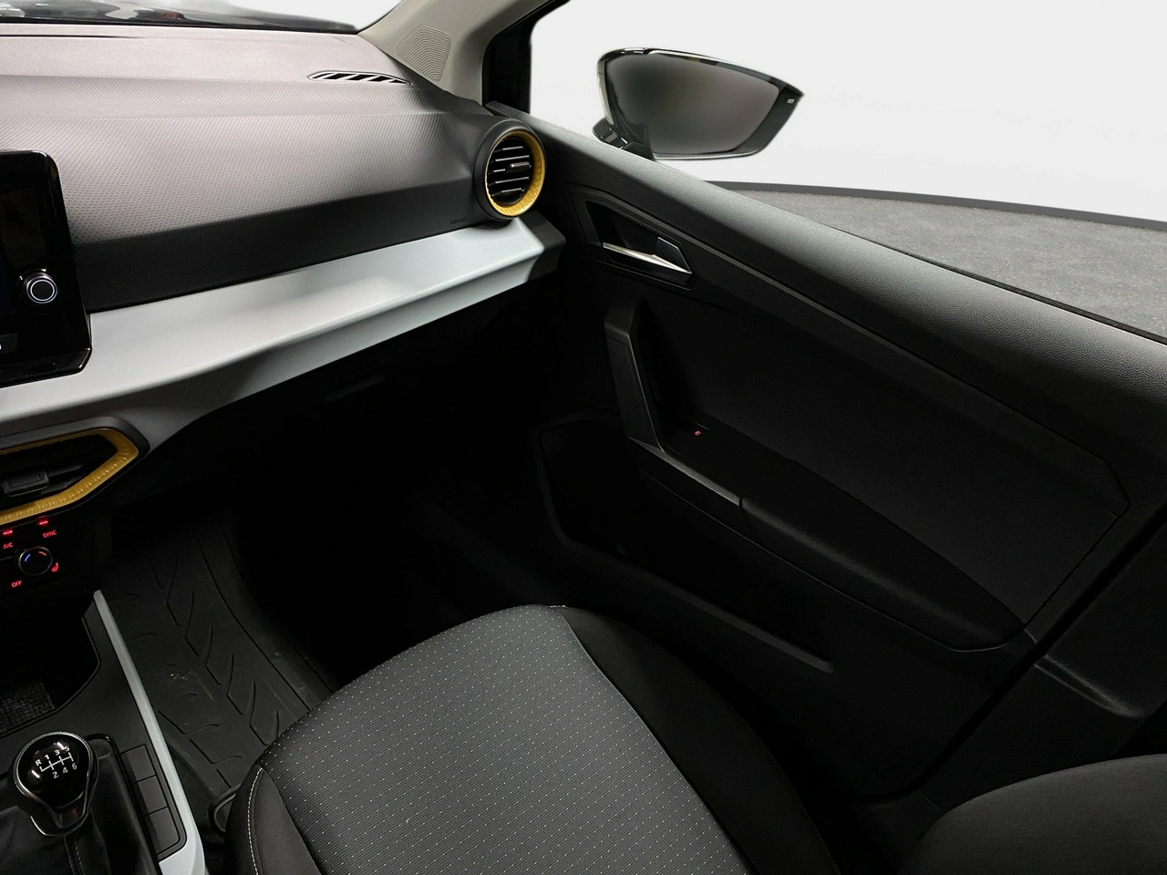 Seat Arona - Zdjęcie 14