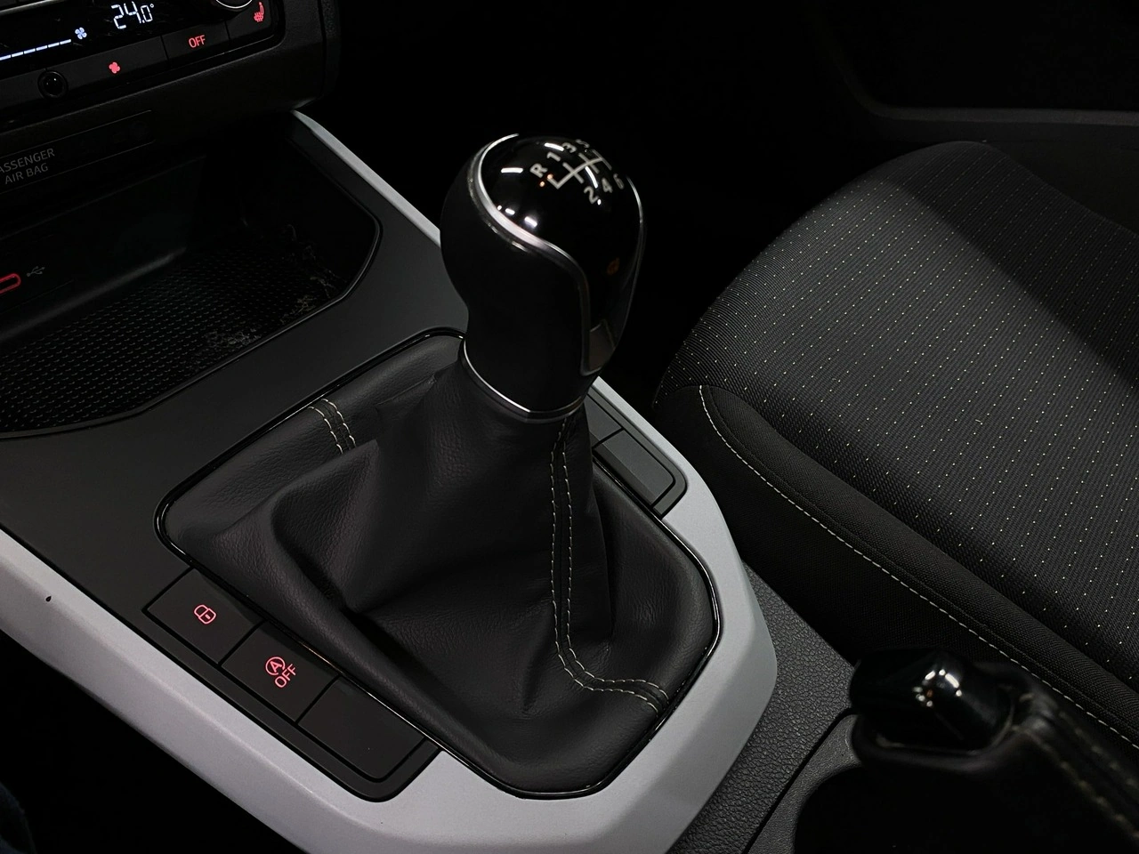 Seat Arona - Zdjęcie 29