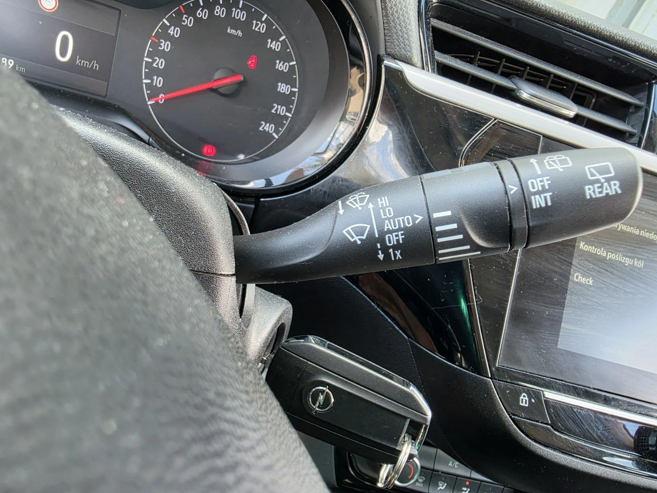 Opel Corsa - Zdjęcie 23