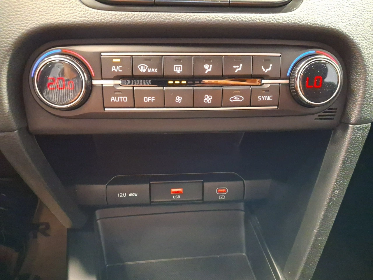 Kia XCeed - Zdjęcie 25