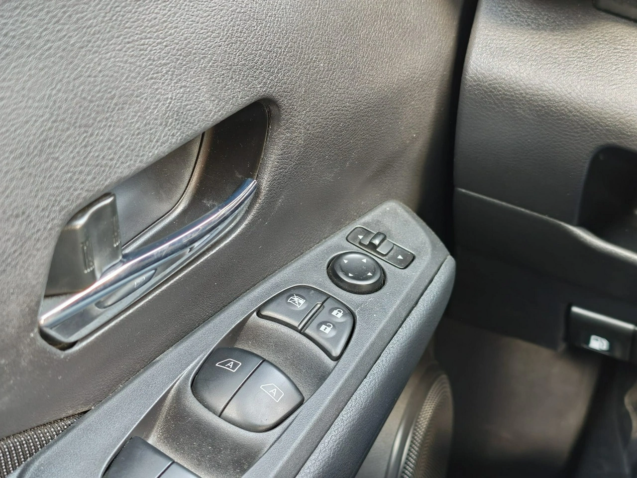 Nissan inny - Zdjęcie 23