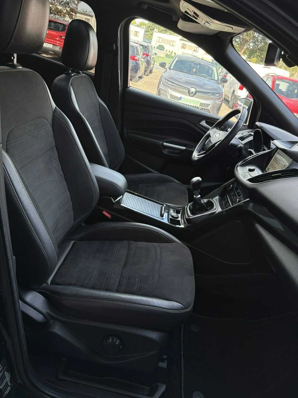 Ford Kuga - Zdjęcie 15