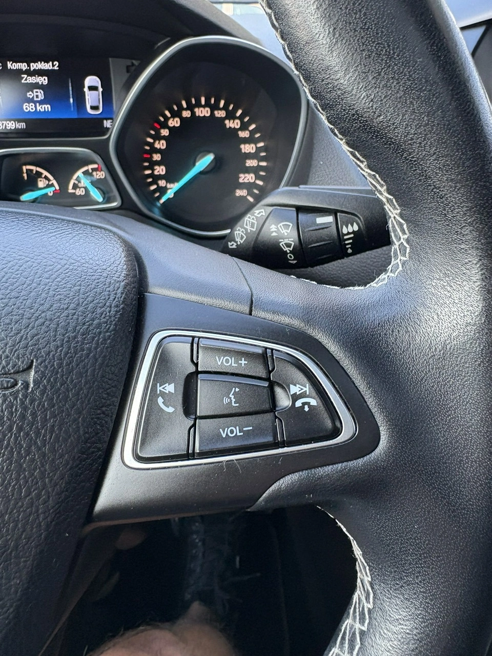 Ford Kuga - Zdjęcie 23