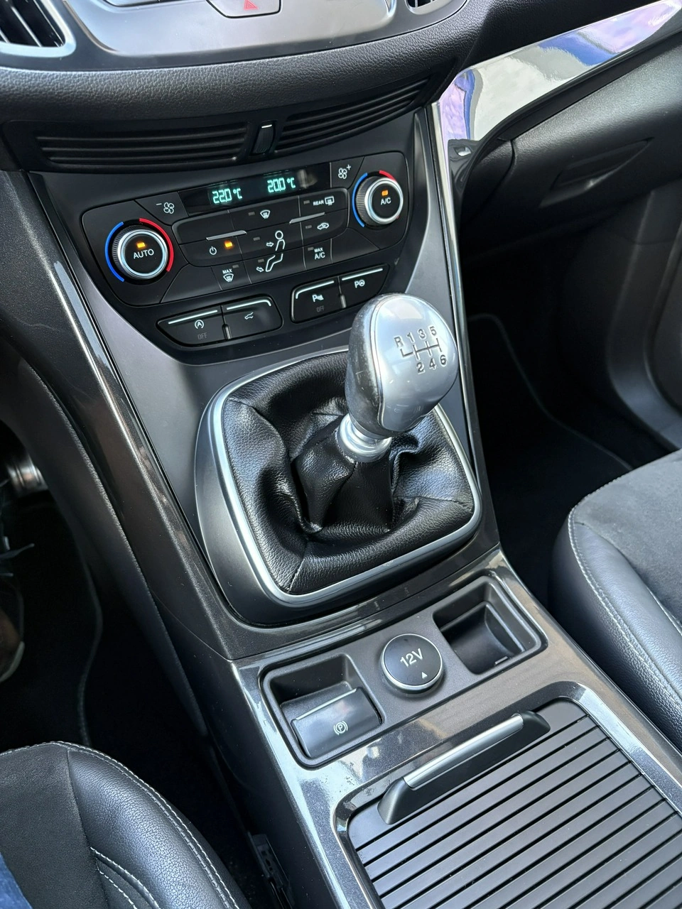 Ford Kuga - Zdjęcie 26
