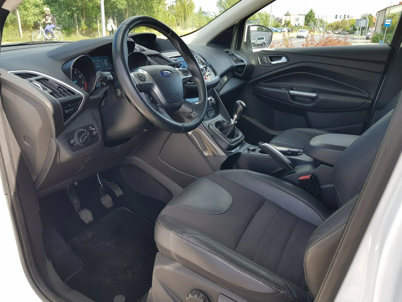 Ford Kuga - Zdjęcie 9