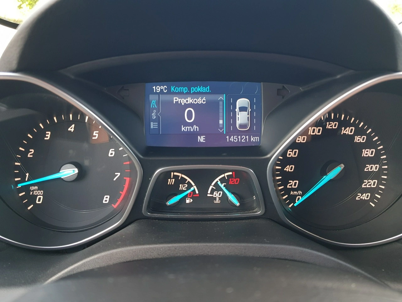 Ford Kuga - Zdjęcie 22