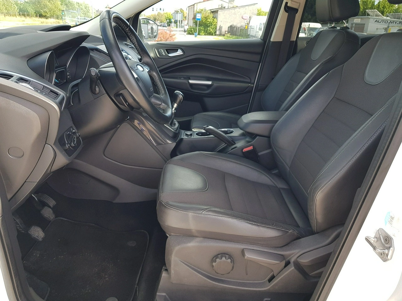 Ford Kuga - Zdjęcie 8