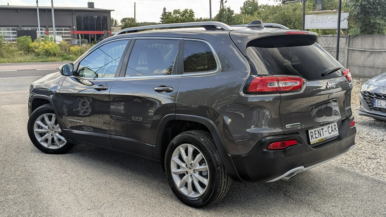 Jeep Cherokee - Zdjęcie 9