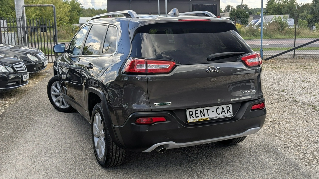 Jeep Cherokee - Zdjęcie 10