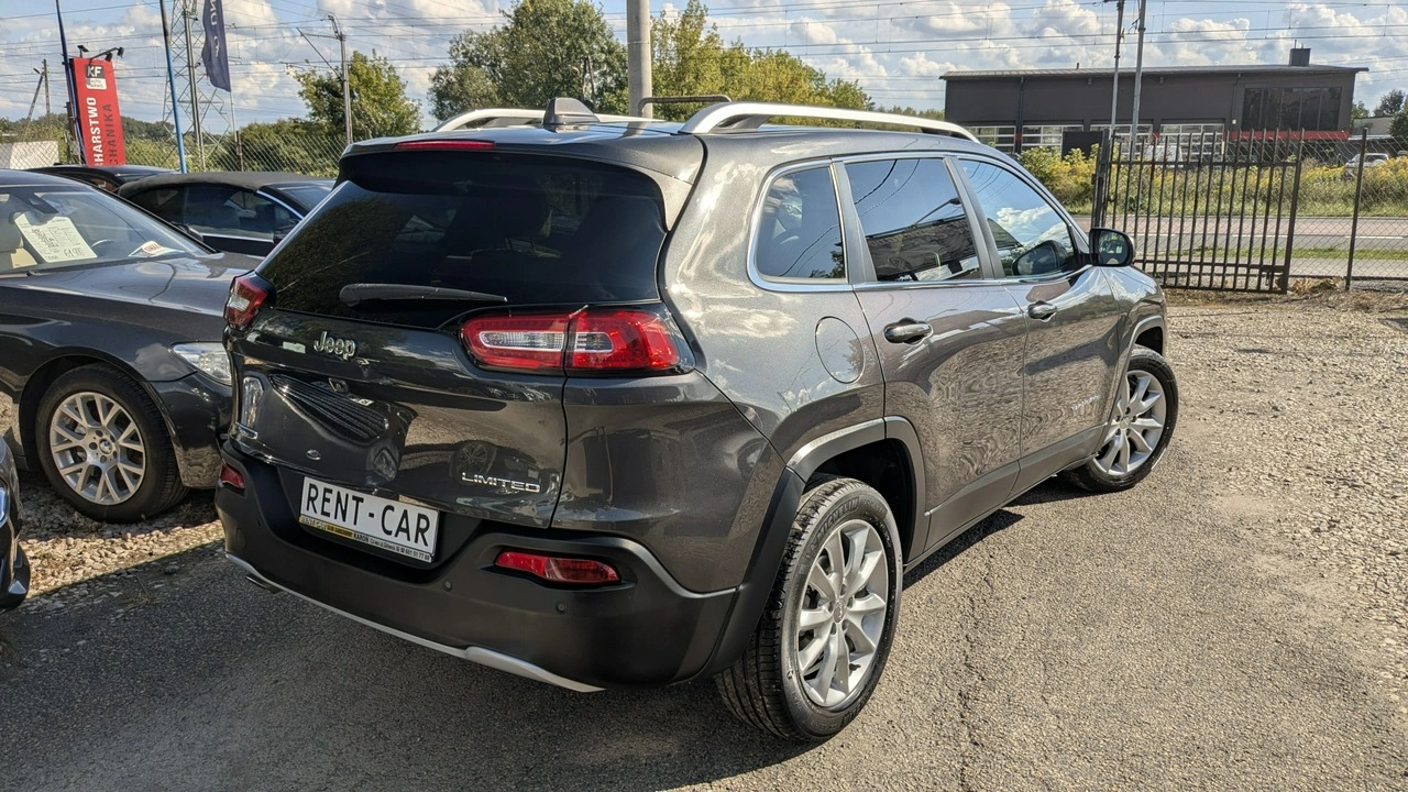Jeep Cherokee - Zdjęcie 11