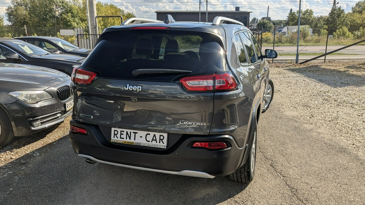 Jeep Cherokee - Zdjęcie 12