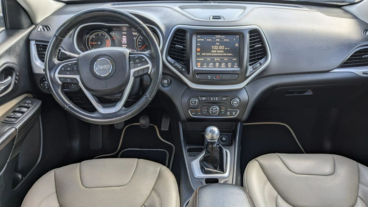 Jeep Cherokee - Zdjęcie 26