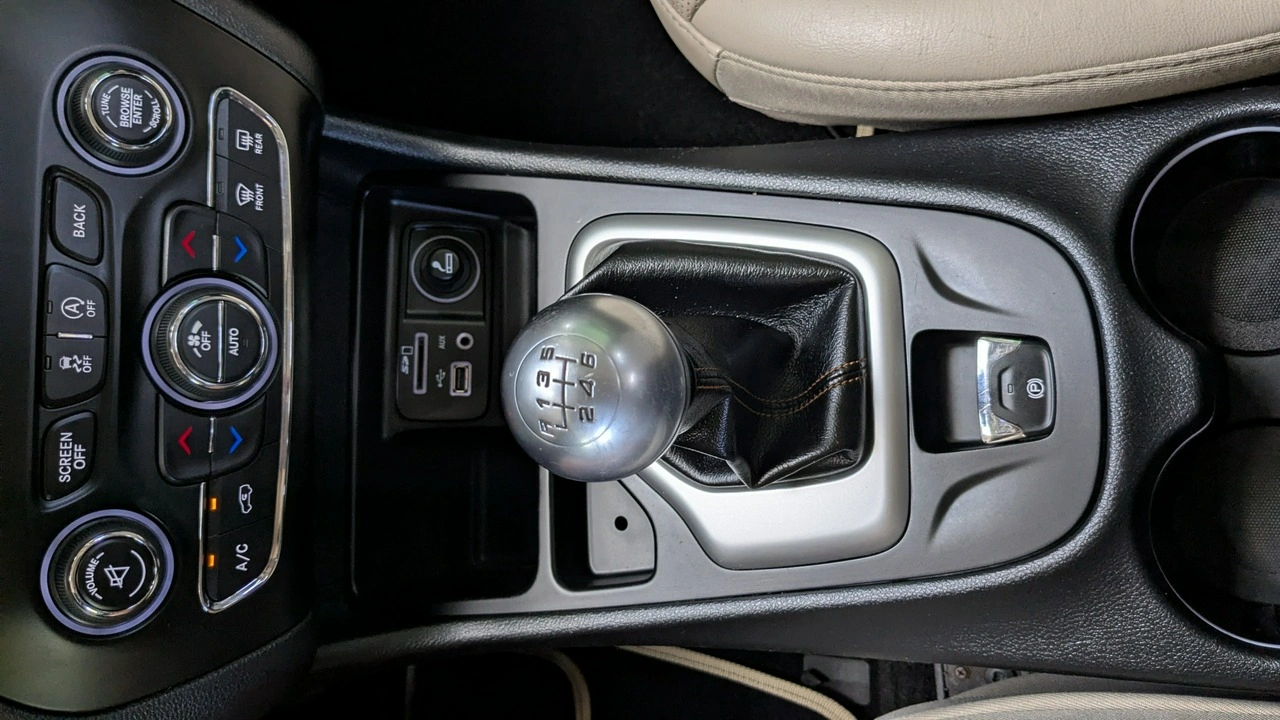 Jeep Cherokee - Zdjęcie 31