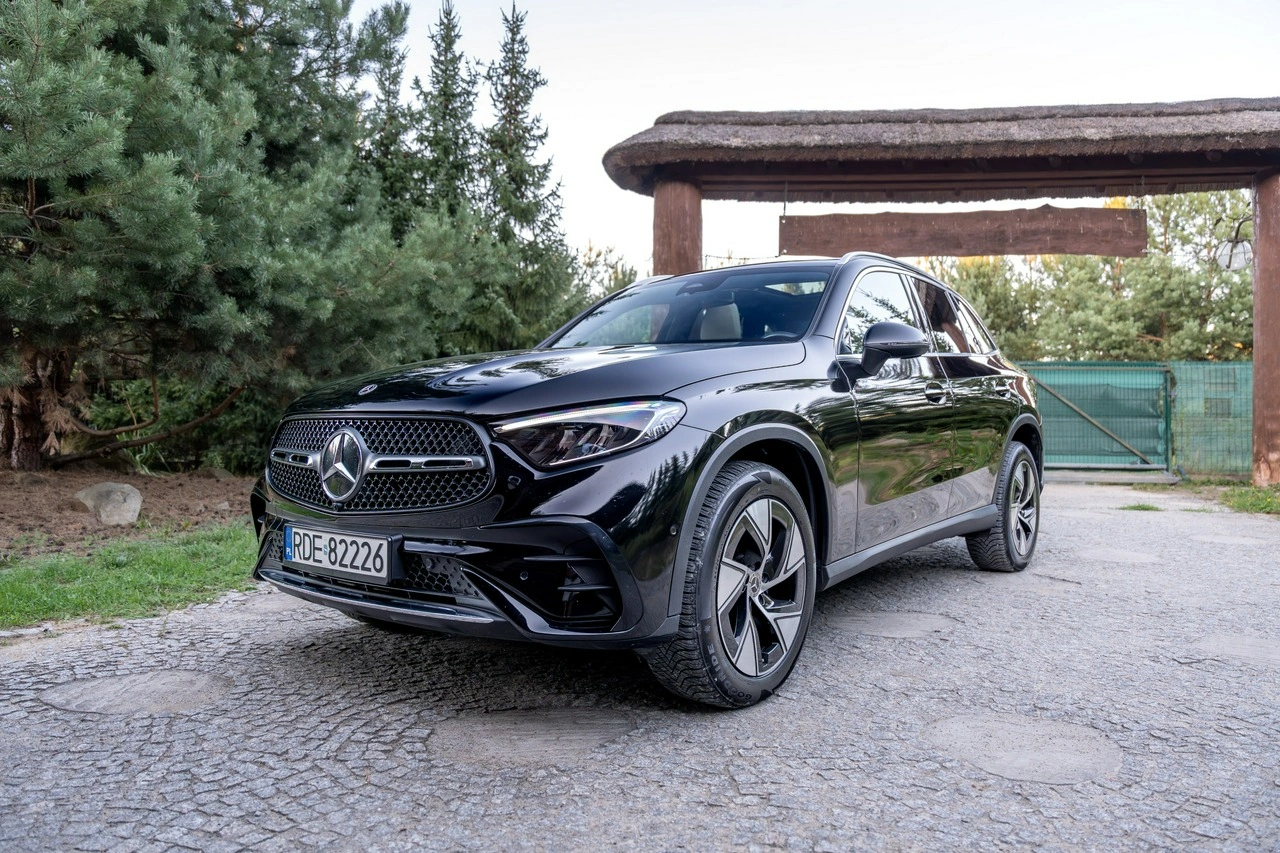 Mercedes GLC 300 - Zdjęcie 11