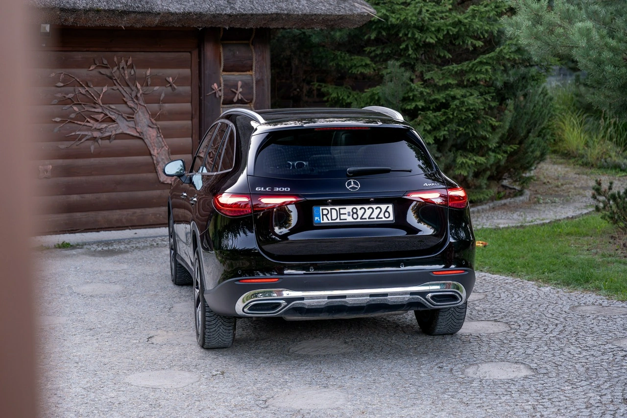 Mercedes GLC 300 - Zdjęcie 14