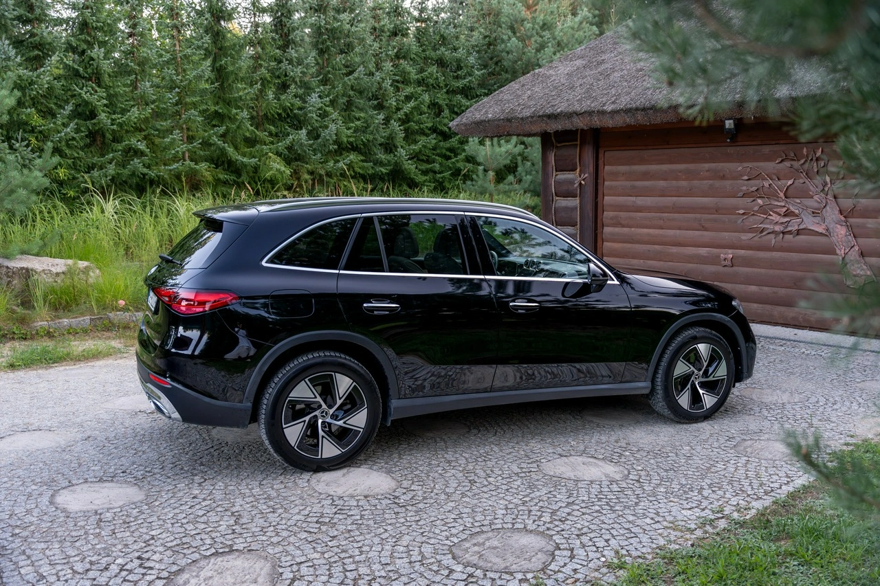 Mercedes GLC 300 - Zdjęcie 15