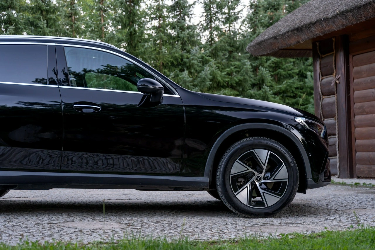 Mercedes GLC 300 - Zdjęcie 17