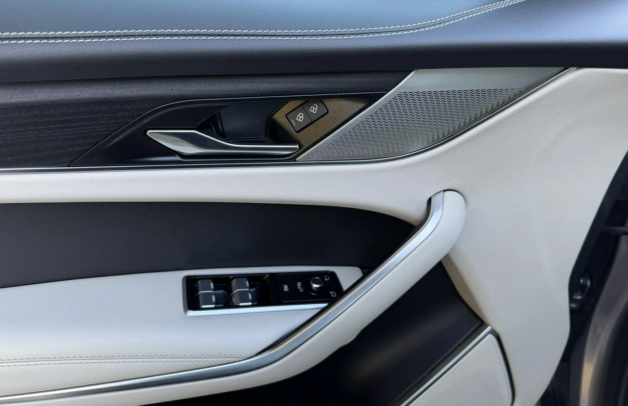 Jaguar F-Pace - Zdjęcie 22