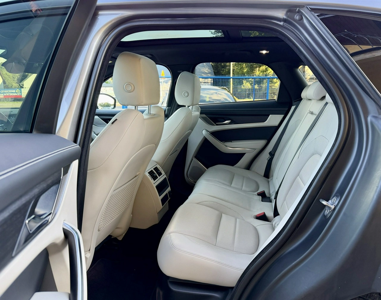 Jaguar F-Pace - Zdjęcie 9