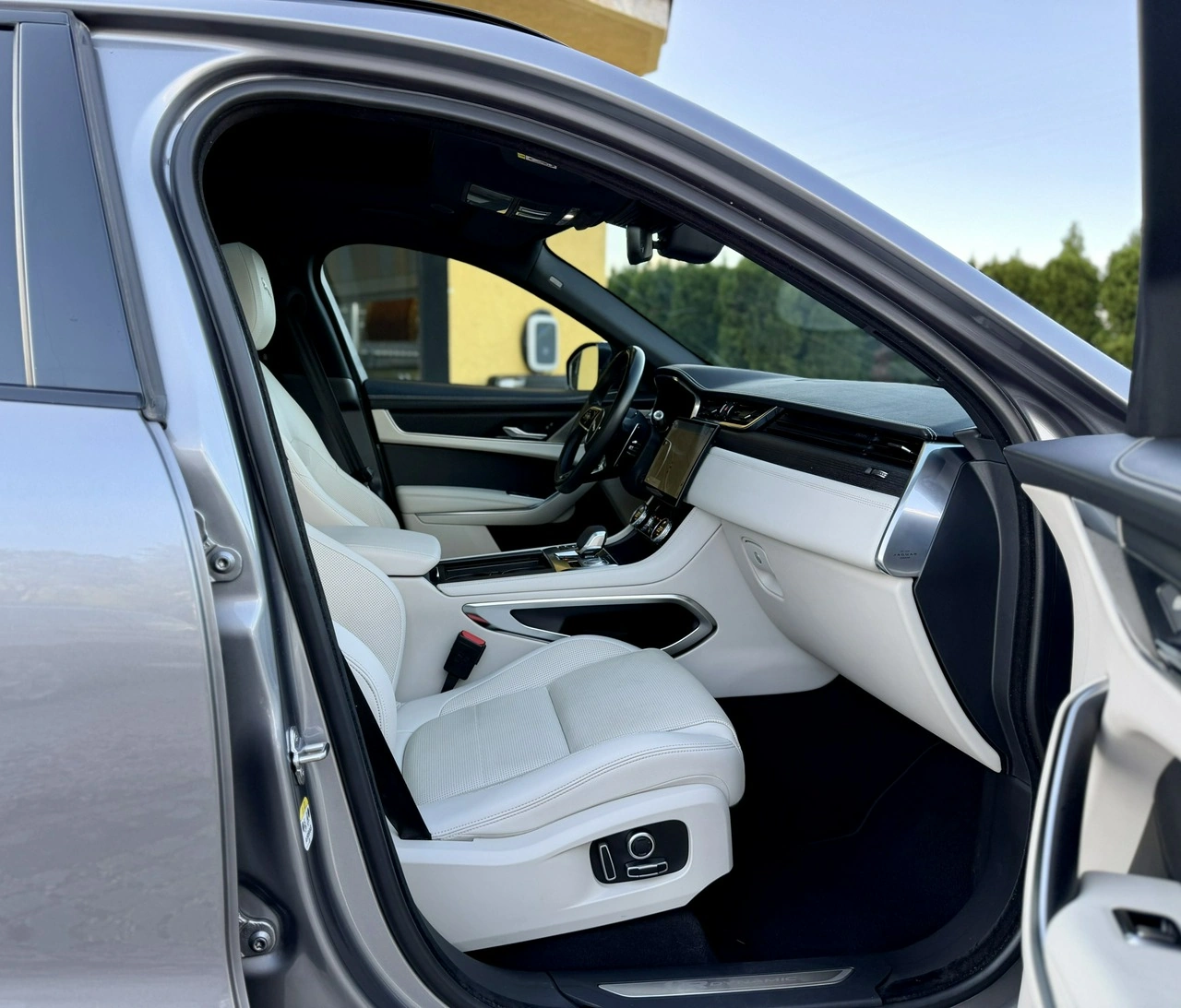 Jaguar F-Pace - Zdjęcie 12