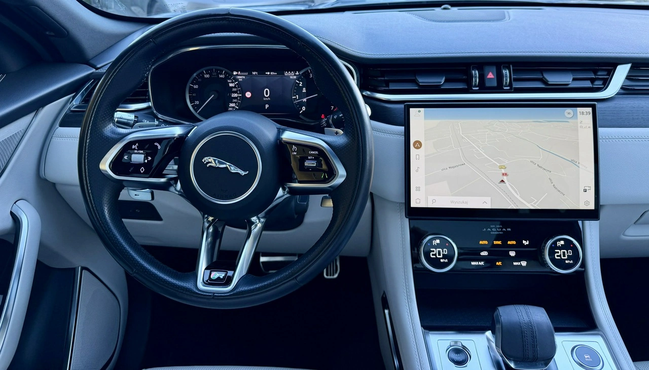 Jaguar F-Pace - Zdjęcie 25