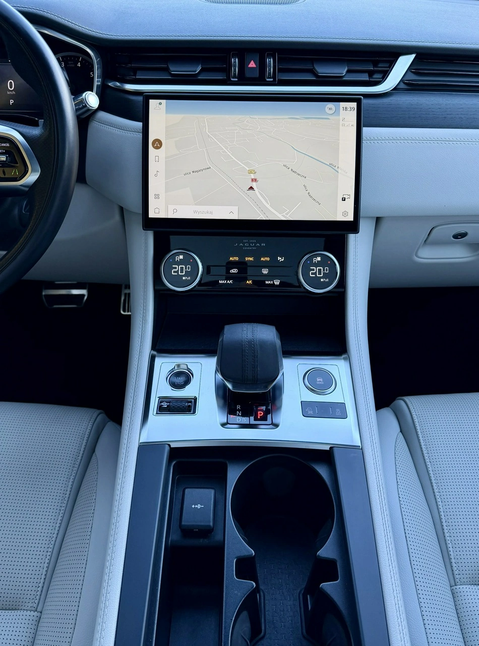 Jaguar F-Pace - Zdjęcie 13