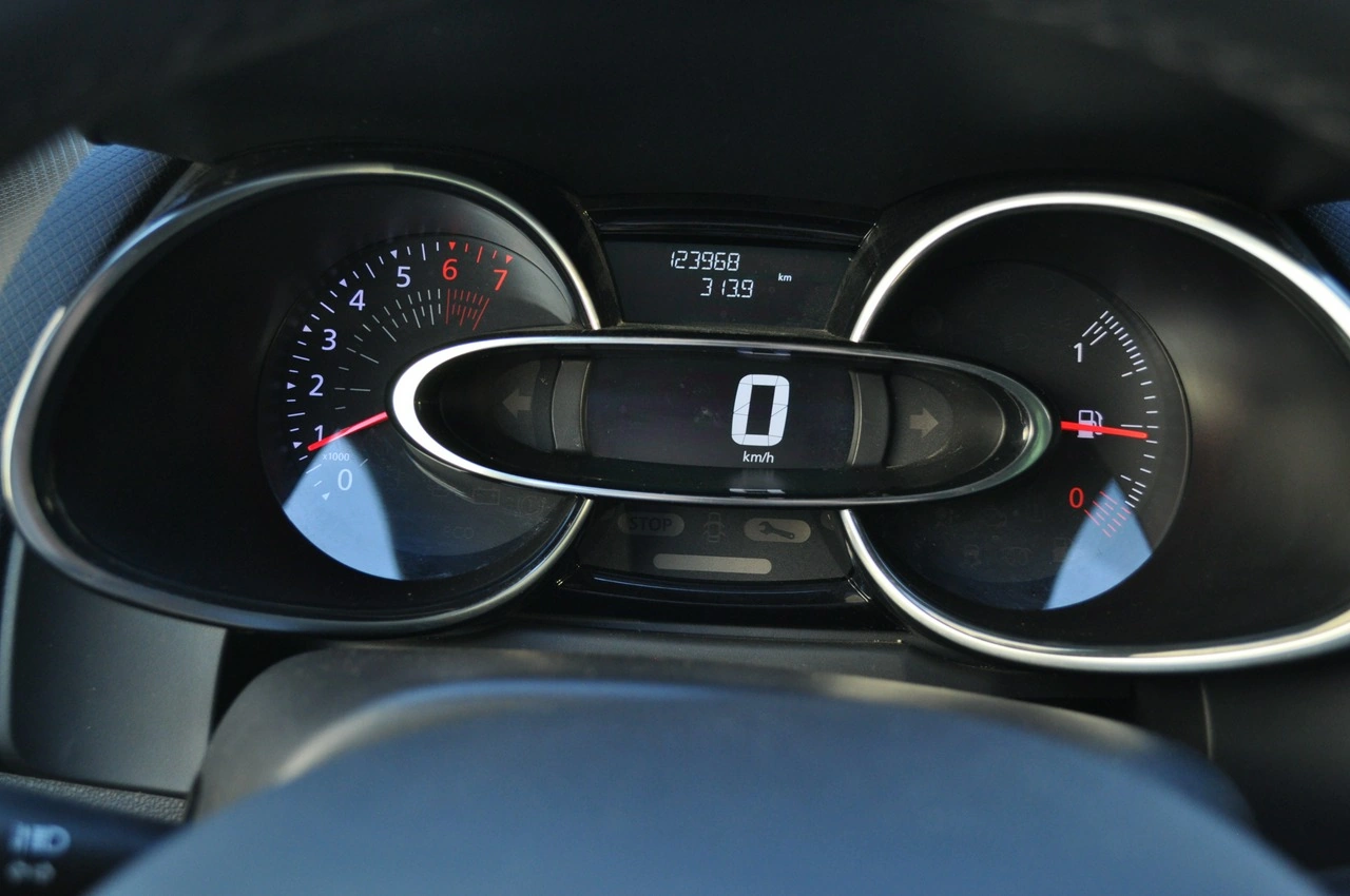 Renault Clio - Zdjęcie 17
