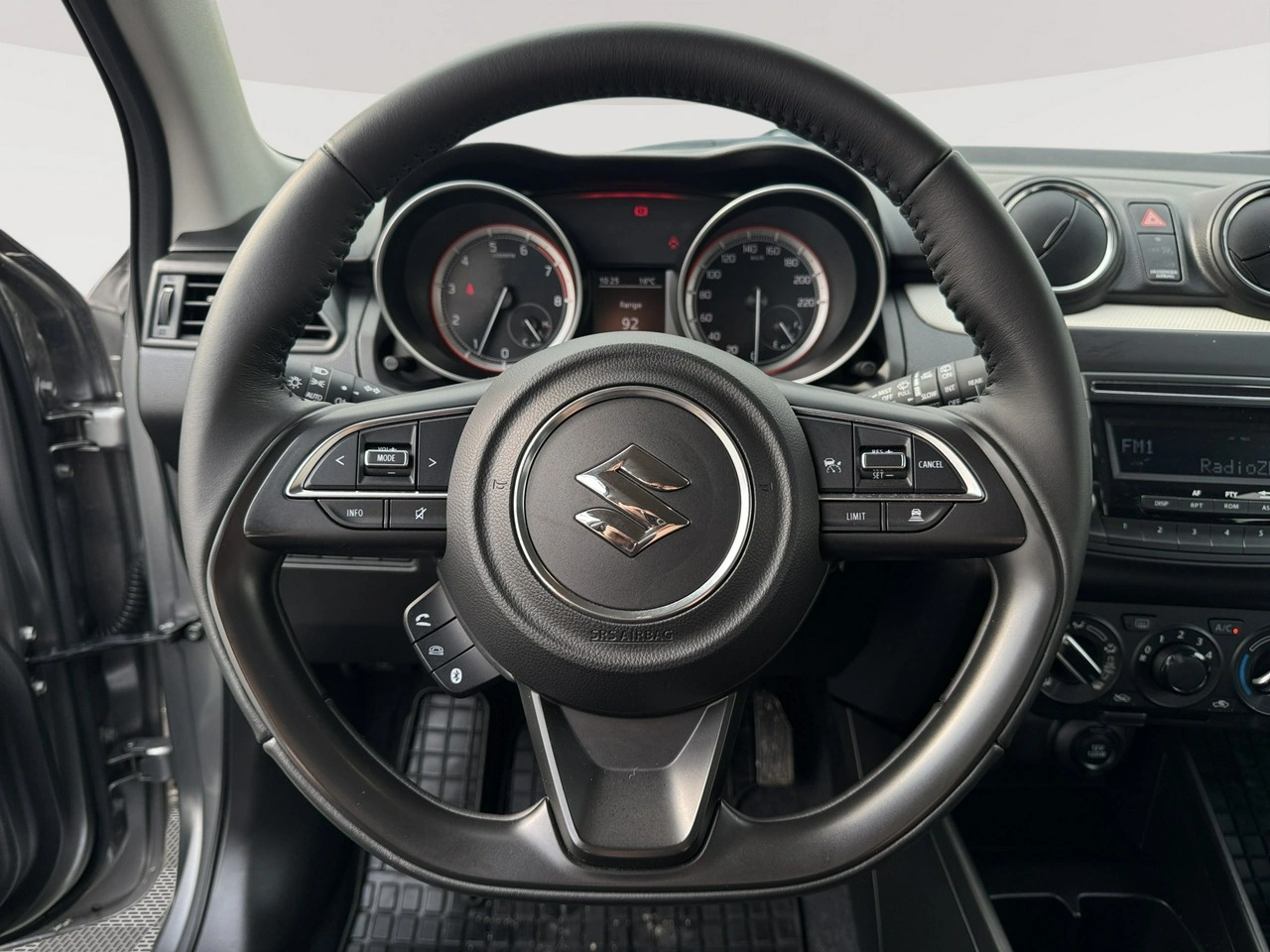 Suzuki Swift - Zdjęcie 12