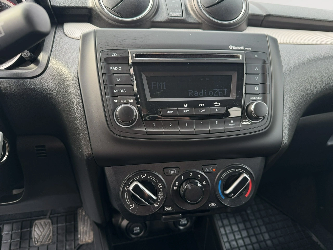 Suzuki Swift - Zdjęcie 15