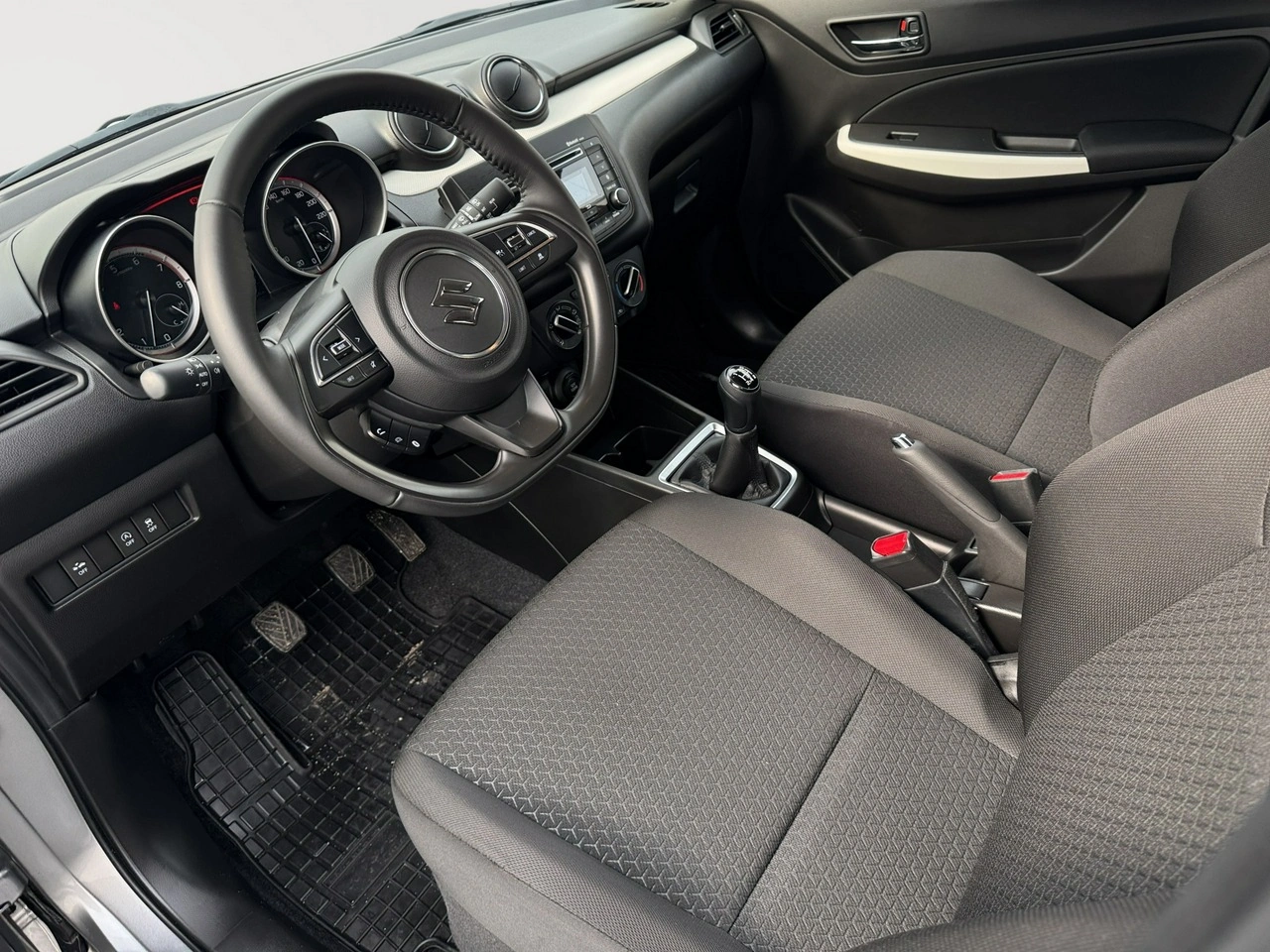 Suzuki Swift - Zdjęcie 6