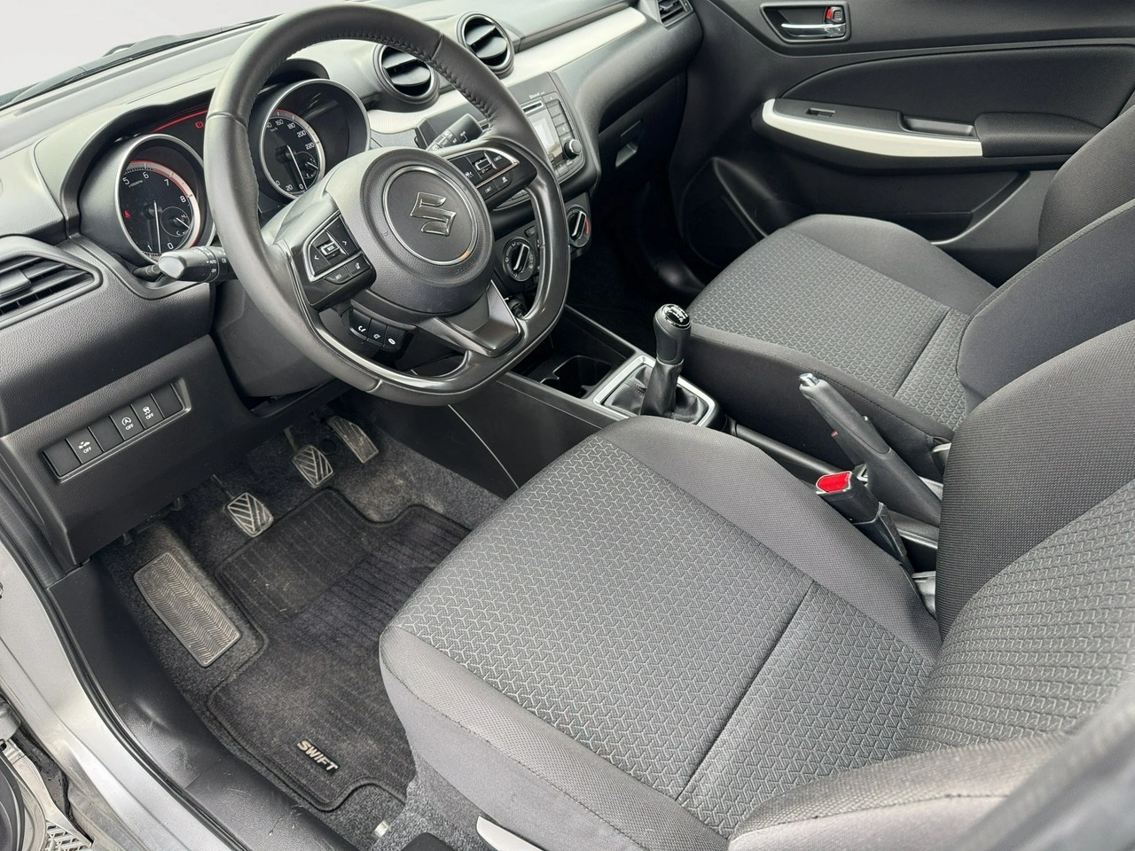 Suzuki Swift - Zdjęcie 10