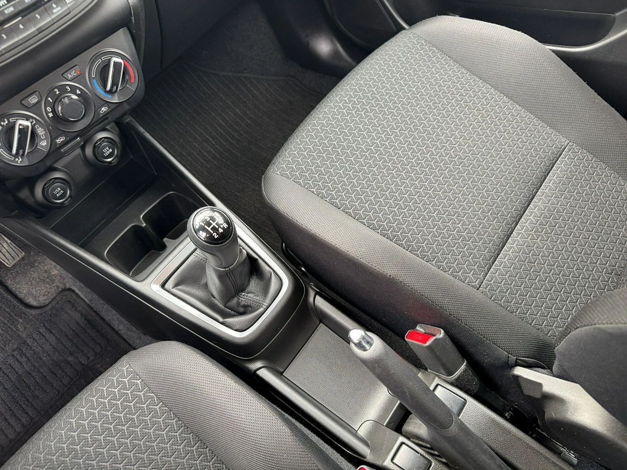 Suzuki Swift - Zdjęcie 14