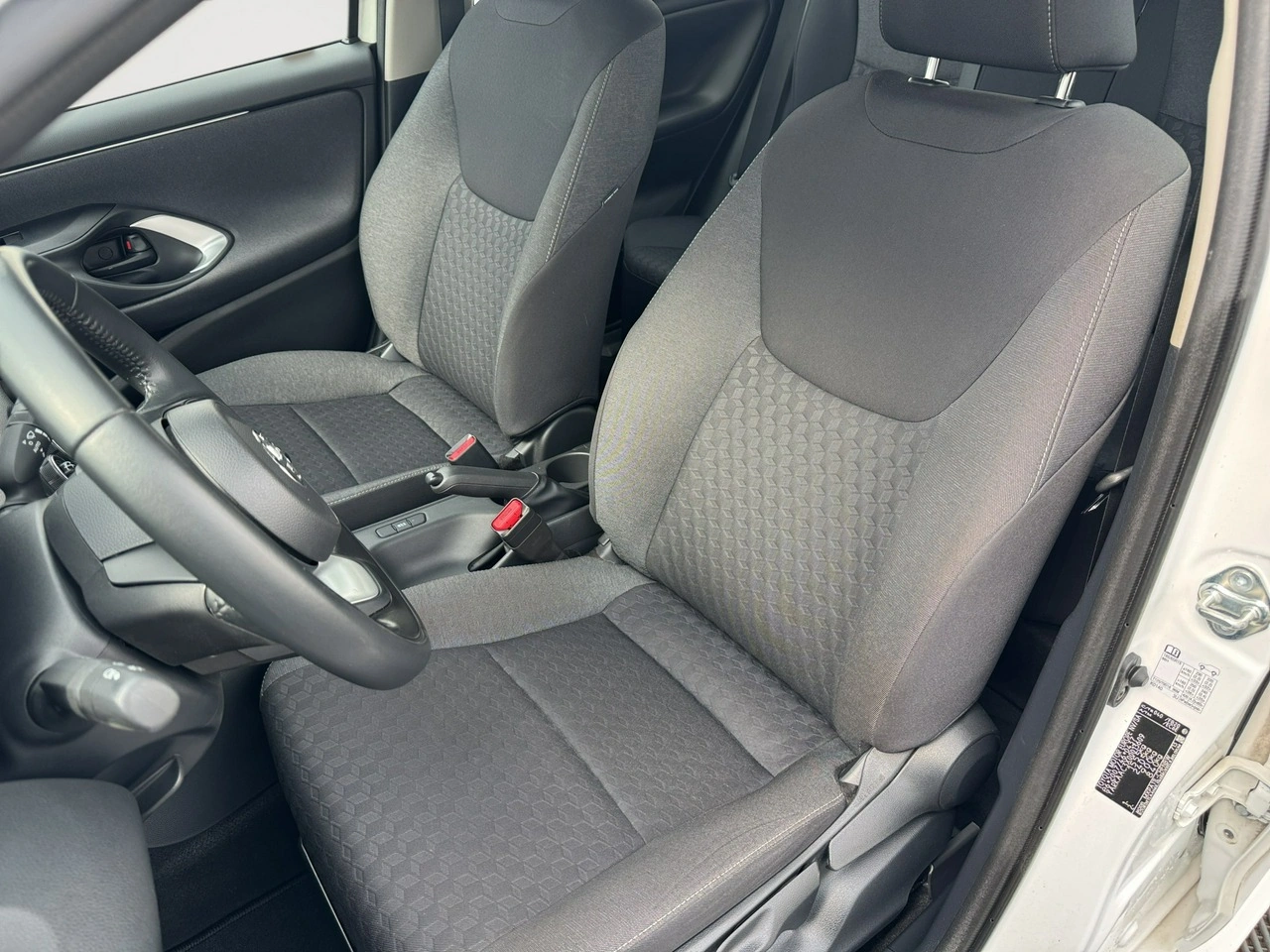 Toyota Yaris - Zdjęcie 10